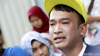Ia pun mengaku capek menghadapi teror tersebut. Pool/Palevi S/detikFoto.