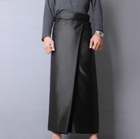 Ada problem di mana anak muda jaman sekarang mager banget salat, yang salah satunya saya alamin pas lagi ngemall tapi pake ripped jeans. Jadi gak bisa ibadah gitu, trus kepikiran deh kenapa pakaian muslim gak jadi streetwear aja ya yang keren, ungkap Riawan Afif dihubungi Wolipop via telepon pada Rabu (19/12/2018). Foto: Dok. Riawan Afif