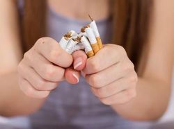 Punya Gangguan Makan, Wanita Ini Hobi Ngemil Rokok dan Kapur Punya Gangguan Makan, Wanita Ini Hobi Ngemil Rokok dan Kapur