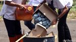 Penampakan 1,3 Juta e-KTP Rusak yang Dibakar Kemendagri