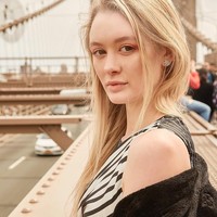 Pada beberapa unggahannya di Instagram, Polly jarang tampil dengan makeup bold. Kecantikannya yang natural inilah yang membuat parasnya banyak dipuji netizen. Foto: Instagram @pollyoddsocks