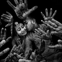 Semarak pernikahan India tetap terasa meski dalam foto hitam dan putih dari Nitin Dangwal, Shutterink Photography. Foto: Dok. Junebug Weddings/Nitin Dangwal, Shutterink Photography