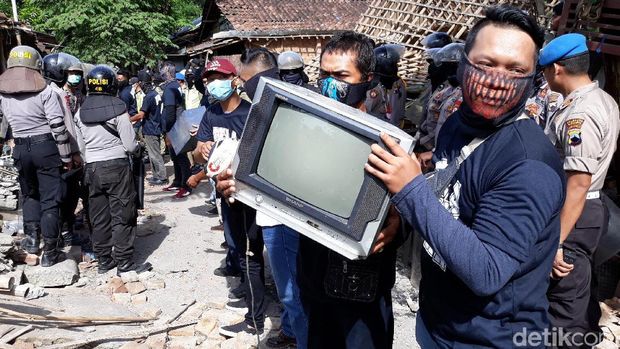 Bentrokan Awali Eksekusi Lahan Kentingan Baru Solo