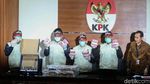 Banyak Banget, Tumpukan Uang OTT Kemenpora