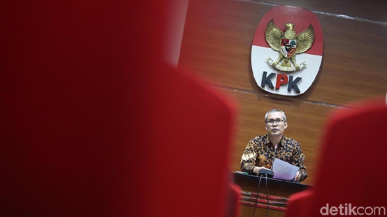 Jaksa yang Jadi Tersangka di KPK Diduga Terima Duit Rp 221 Juta Jaksa yang Jadi Tersangka di KPK Diduga Terima Duit Rp 221 Juta