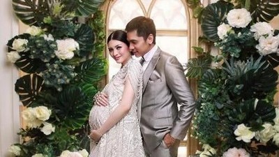 10 Maternity Photoshoot Selebritas yang Menarik Perhatian di 2018 10 Maternity Photoshoot Selebritas yang Menarik Perhatian di 2018