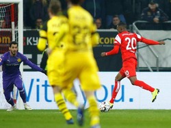 Dominan, Dortmund malah kebobolan di menit ke-22. Dude Lukebakio membawa Fortuna memimpin. (Foto: REUTERS/Thilo Schmuelgen)