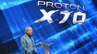 Perdana Menteri Malaysia, Mahathir Mohamad, turut hadir dalam peluncuran mobil itu. Istimewa/Dok. Proton.