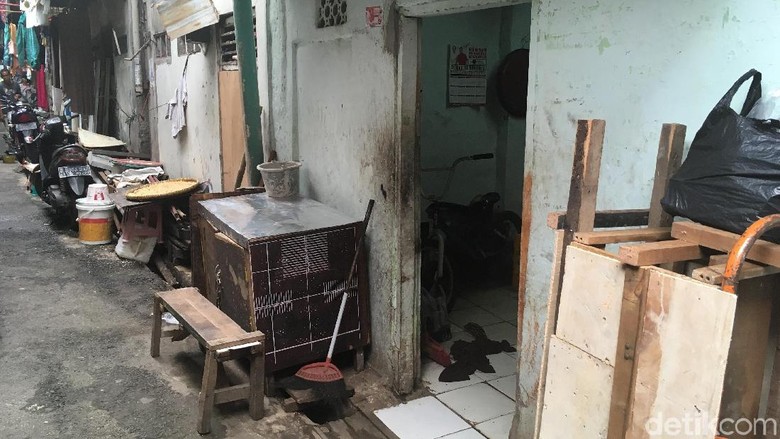 Lagi, Warga di Gang Sempit Jakbar Kaget Ditagih Pajak Mobil Mewah Lagi, Warga di Gang Sempit Jakbar Kaget Ditagih Pajak Mobil Mewah