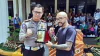 Kegiatan yang digagas oleh Kapolres Sukabumi Kota dan Komunitas Brothers itu selain untuk menyambut peringatan Hari Ibu juga untuk menggalakan pentingnya keselematan berkendara di jalanan kepada emak-emak.