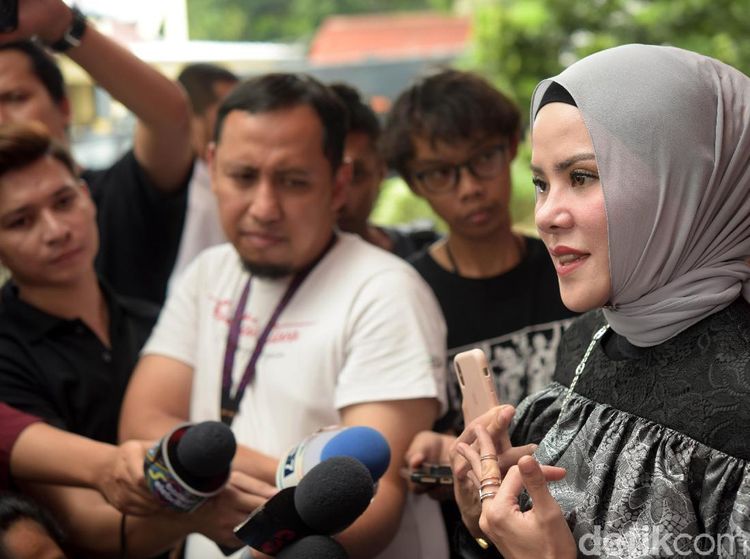 Luapan Kekecewaan Angel Lelga pada Vicky Prasetyo