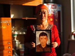 Merek Pakaian Olahraga AS Beli Produk dari Kamp Konsentrasi di China