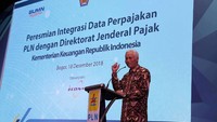 Direktur Keuangan PLN Sarwono Sudarto memberikan sambutan. Agus Trimukti/PLN.