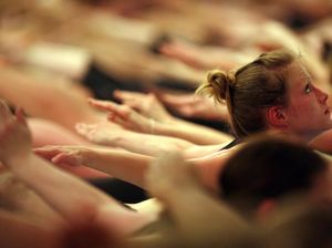 Aqua Yoga, Pilihan Olahraga untuk Atasi Masalah Sendi Otot