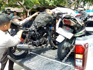 Dua Motor Tabrakan Hingga Terbakar, Dua Bikers Tewas