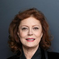 Gaya Susan ini membuktikan bahwa usia bukan penghalang baginya untuk bergaya unik.  Foto: Mike Coppola/Getty Images