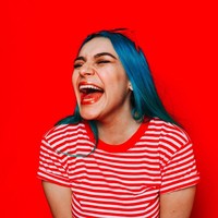 Wanita cantik lain yang muncul dalam video berdurasi delapan menit tersebut adalah Sofia Alcastro. Sofia dikenal dengan kanal YouTube dengan tema yang menyenangkan. Kebanyakan video Sofia dilakukan bersama teman-temannya. Foto: Instagram