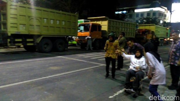Tanggung Jawab Kontraktor Proyek RS Siloam di Amblesnya Jalan Gubeng