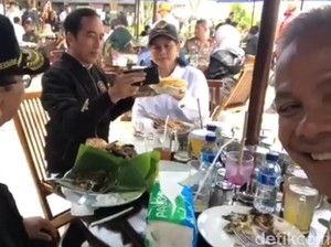 Ngevlog Kuliner di Rest Area, Jokowi Pamer Pecel, Sate dan Karak