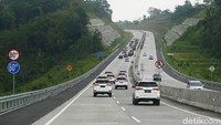 Mengingat sebagian besar ruas tol Trans Jawa merupakan tol baru, maka SPM yang dibebankan hanya bersifat fasilitas dasar. Seperti permukaan jalan yang berupa rigid beton tak beraspal. Foto: Grandyos Zafna