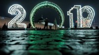 Dekorasi bertuliskan 2019 muncul di Rusia untuk menandai musim perayaan di akhir tahun ini (Reuters/BBC)