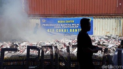 Barang Ilegal Senilai Rp 1,7 M Dimusnahkan Bea Cukai di Merak