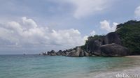 Tahun Baru di Belitung? ke Pantai Laskar Pelangi Saja
