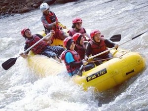 Arung Jeram yang Menyenangkan di Sungai Citarik