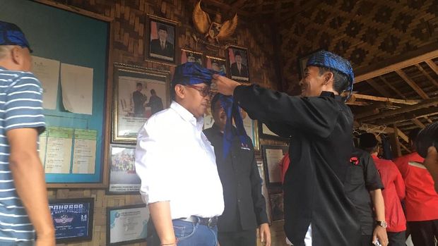 Sekjen PDIP Hasto Kristiyanto kunjungan ke Baduy Luar, Banten.