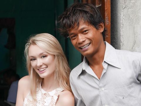 Pernikahan Nur Khamid dan istri bulenya, Polly Alexandria, sempat viral.