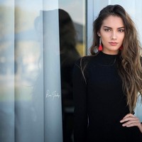 Pada penayangan siaran langsung tersebut, Carla tidak sengaja terlihat topless sementara kontestan lain masih menutupi sebagian dada mereka. Insiden tersebut pun membuat Miss Aquitaine ini merasa dipermalukan. Foto: Instagram @carlabonessoff