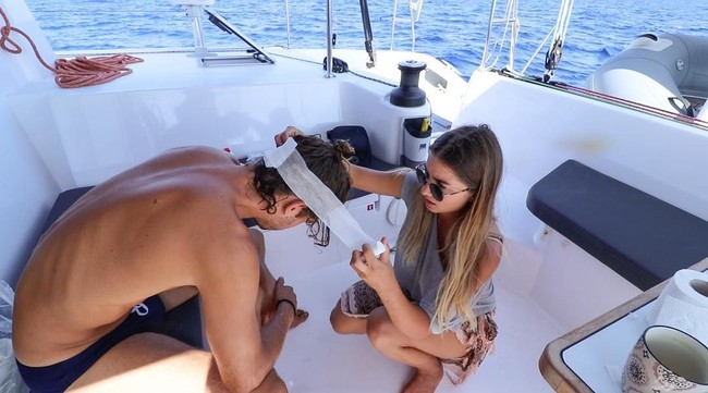 Elayna dan Riley pun dikatakan telah menginspirasi para millennial untuk melakukan hal serupa. Dari banyak orang yang menonton video kami, itu mengubah hidup mereka. Kami tahu karena mereka mengatakan kepada kami dan itu sangat menyenangkan didengar, kata Elayna. Foto: Instagram @elayna.carausu