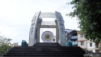 Gong ini diresmikan oleh Presiden Susilo Bambang Yudhoyono pada tanggal 25 November 2009.