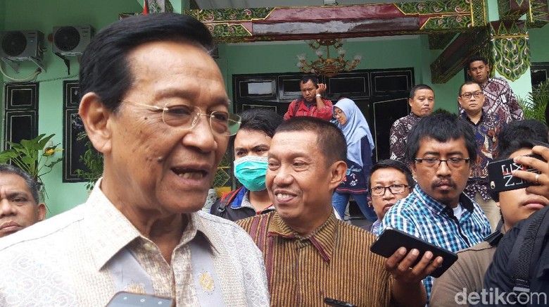 Pertemuan Jokowi dan Sultan HB X di Keraton Yogya Ternyata Bahas Ini Pertemuan Jokowi dan Sultan HB X di Keraton Yogya Ternyata Bahas Ini