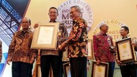 PT Mandiri Tunas Finance juga menyabet penghargaan Indonesia Most Trusted Company dari Majalah SWA. Penghargaan diterima langsung oleh Direktur Utama PT Mandiri Tunas Finance, Arya Suprihadi di Ballroom Hotel Shangri La, Jakarta. Rabu (19/12/2018). Foto: dok. SWA