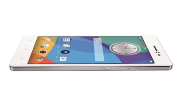 Oppo R5 diperkenalkan 29 Oktober 2014. Sempat dinobatkan sebagai smartphone tertipis di Dunia dengan ketebalan 4.85mm.  Foto: Oppo