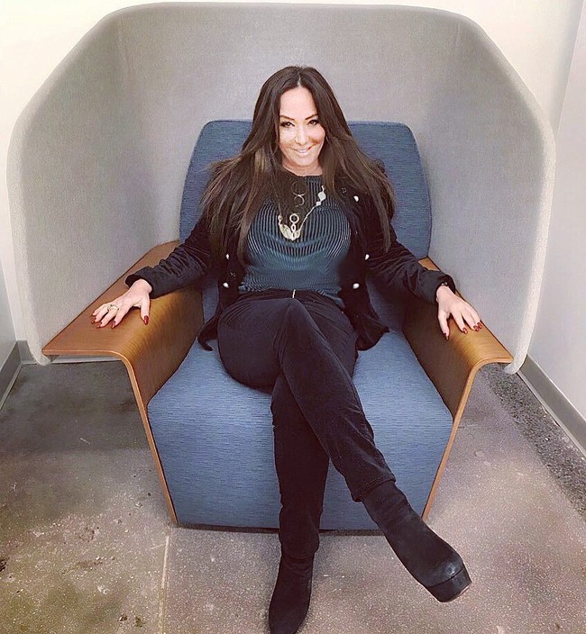 Setelah kuliah, Barbara tak pernah terpikir untuk menjadi kontraktor. Ia tergugah mencoba bisnis konstruksi setelah mendengar ibunya dan teman-teman wanita yang sering ditipu oleh kontraktor. Foto: dok. Instagram (@msbarbarak)