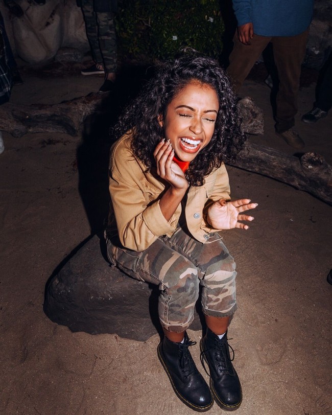 Salah satu pemeran utama dalam YouTube Rewind 2018 adalah Liza Koshy. Liza sempat viral beberapa waktu lalu dengan video yang mengungkap kisah putusnya dengan pasangan. Di YouTube, wanita itu kerap mengunggah percakapan mendalaman mengenai kecemasan hingga video prank. Foto: Instagram