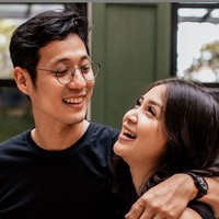 Demi bisa menikah dengan Putri Titian, Junior Liem memutuskan untuk menjadi seorang mualaf. Junior Liem resmi menjadi mualaf saat menikahi Putri Titian pada 21 Mei 2016. Foto: Instagram