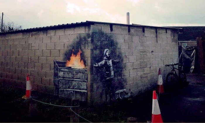 Mural Banksy di Port Talbot Ingris