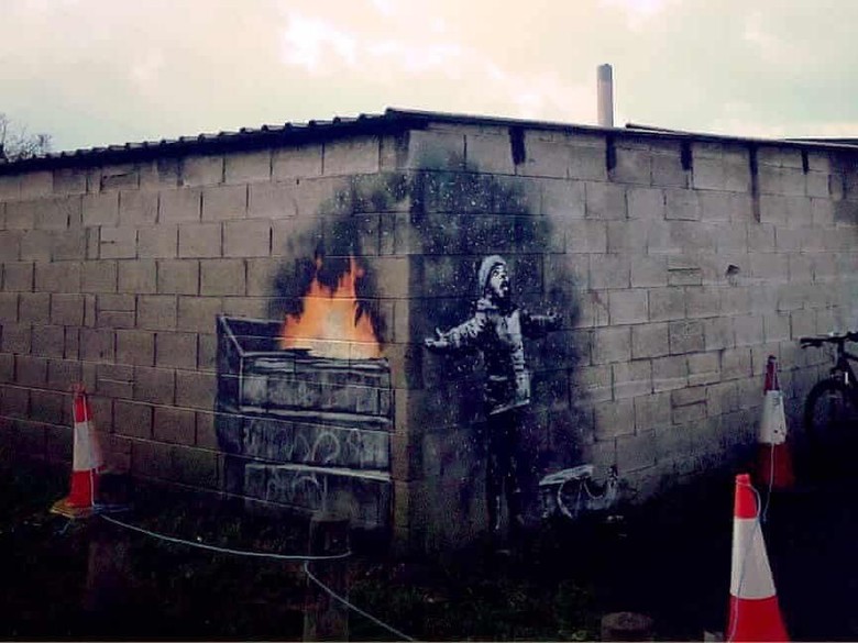 Mural Banksy di Kota Inggris Paling Tercemar Tak Jadi Dipindahkan Foto: Banksy/ Instagram Mural Banksy di Kota Inggris Paling Tercemar Tak Jadi Dipindahkan Foto: Banksy/ Instagram