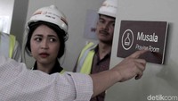 Musala, kamar mandi, dan area komersial tersedia untuk memudahkan dan memberikan kenyaman bagi pengguna LRT.