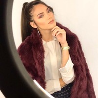 Saya tidak telanjang sepenuhnya, itu adalah kecelakaan. Tapi TF 1 tidak mengelola kamera dengan baik, itu sama sekali tidak profesional, ujar Carla. Foto: Instagram @carlabonessoff