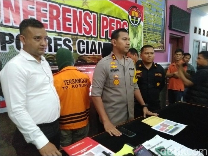 PNS dan LSM Kerja Sama Korupsi Bantuan Beras Jabar Rp 262 Juta