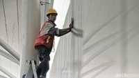 Progres pembangunan itu meliputi kesiapan SDM, badan usaha, konstruksi, pengadaan sarana dan uji coba terbatas.