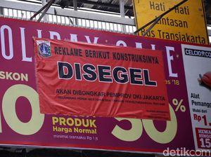 Langgar Perda DKI, Reklame di Slipi Ini Disegel