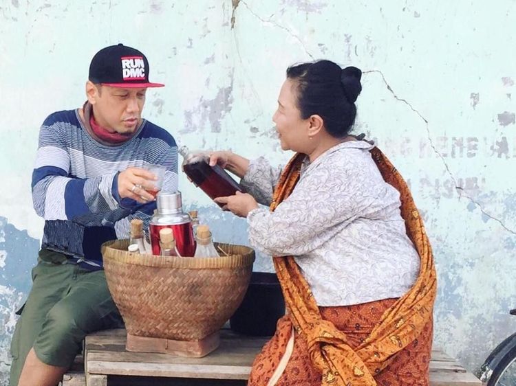 Ipang Wahid, Sosok Dibalik Bohemian Parody yang Doyan Jamu dan Durian