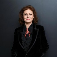 Aktris Susan Sarandon membagikan ulang sejumlah tautan di Instagram-nya yang mengutuk serangan balasan Israel terhadap Gaza. Selama bertahun-tahun, dia juga diketahui telah berkomitmen membela hak-hak warga Palestina di Gaza dan Tepi Barat. Foto: Mike Coppola/Getty Images