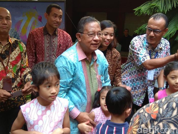 Foto: Menko Darmin ulang tahun ke 70 (Trio Hamdani/detikFinance) Foto: Menko Darmin ulang tahun ke 70 (Trio Hamdani/detikFinance)