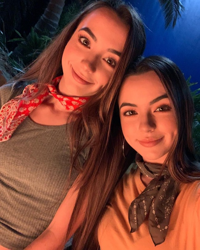 Berkat YouTube, kembar Merell meraih kesuksesan. Seperti dikutip dari naibuzz, kekayaan Veronica dan Vanessa Merrell mencapai US$ 1 juta atau sekitar Rp 14,5 miliar.Foto: Instagram